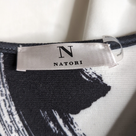 NWOT NATORI Abstract V neck Tunic with Faux Leather Trim, Size XS - Picture 3 of 7